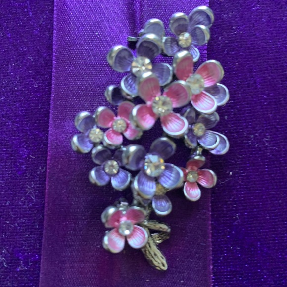 Floral Bouquet Brooch - Picture 8 of 8